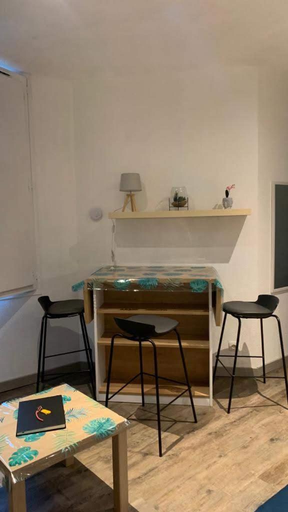 Studio 24M2 Intra-Muros Avignon Exteriör bild